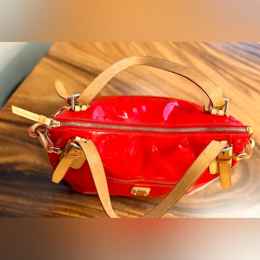 Dooney & Bourke Red Patent Leather Shoulder Hobo Tan Straps. Glossy Luxe Classic - Picture 4 of 17